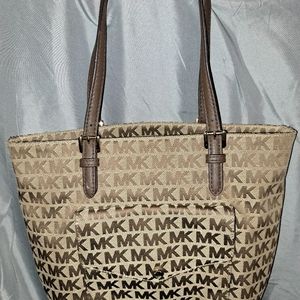 Micheal Kors Purse